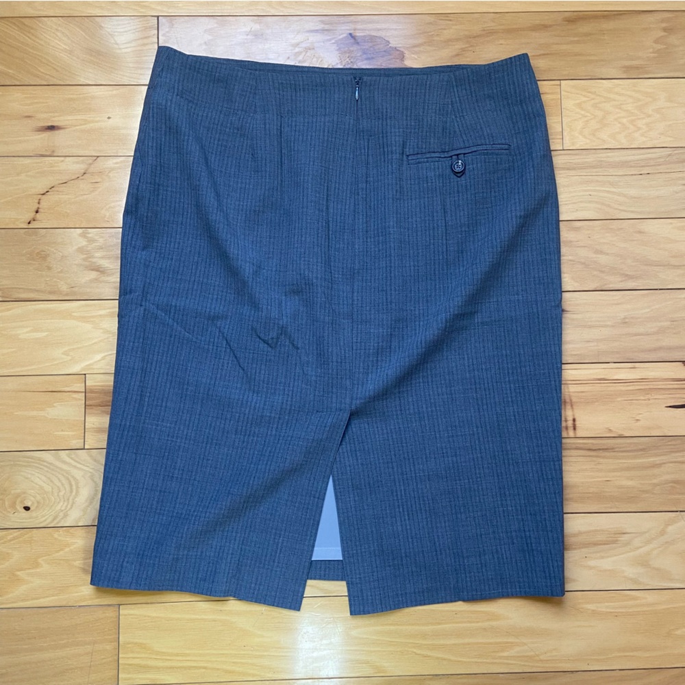 Banana Republic Wool Blend Pencil Skirt Women's Sz 12 Gray Pinstripe - Picture 3 of 5